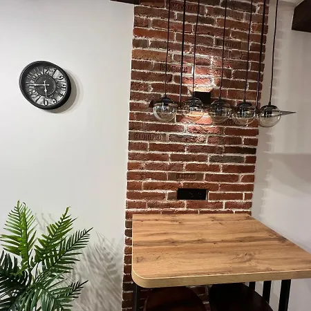 Апартаменты Cozy Loft на староєврейській 24