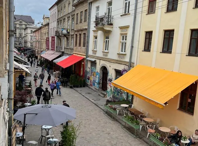 Cozy Loft на староєврейській 24